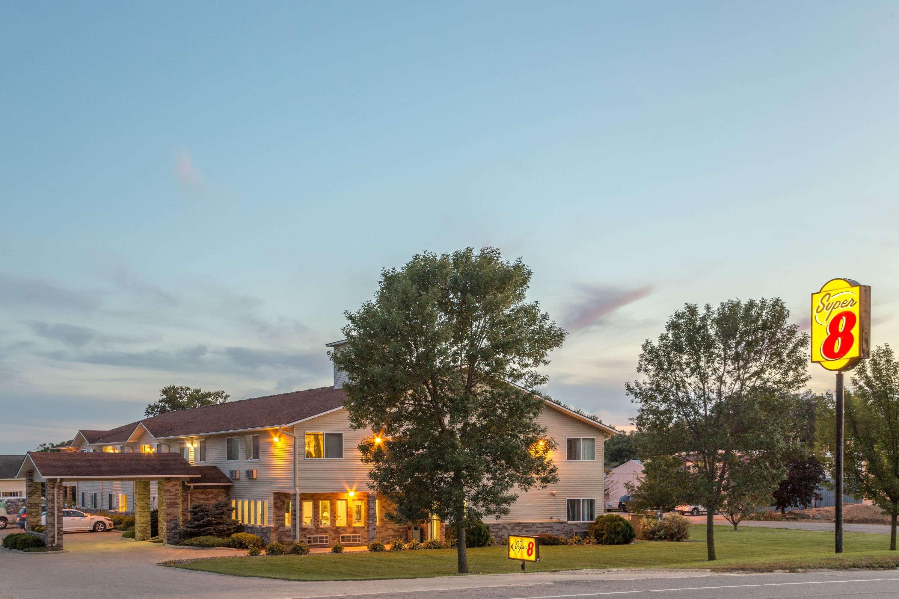 Hotel Super 8 By Wyndham Cresco Ia Extérieur photo